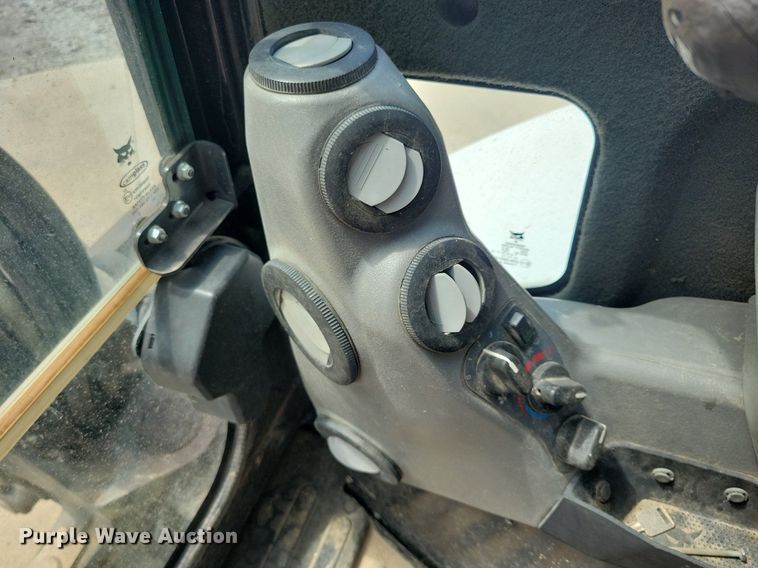 image for item DA7236 2013 Bobcat E50  mini excavator