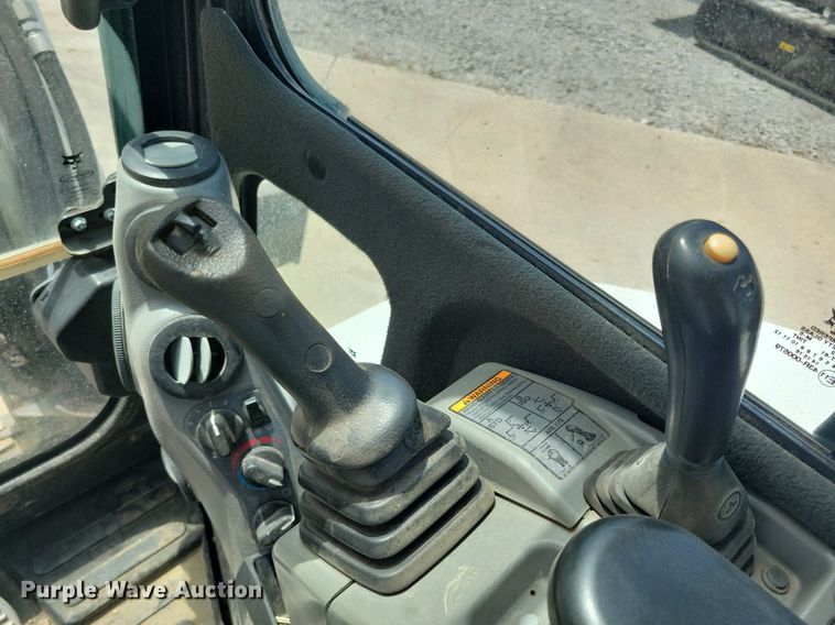 image for item DA7236 2013 Bobcat E50  mini excavator