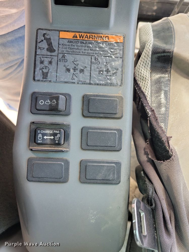 image for item DA7236 2013 Bobcat E50  mini excavator