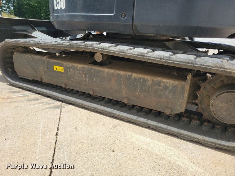 image for item DA7236 2013 Bobcat E50  mini excavator