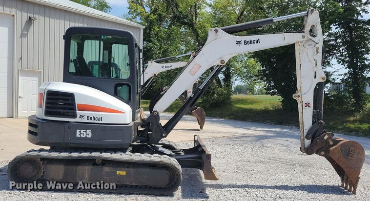 image for item DA7237 2015 Bobcat E55  mini excavator