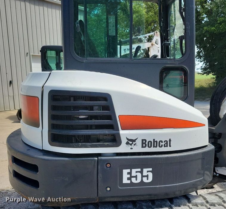 image for item DA7237 2015 Bobcat E55  mini excavator