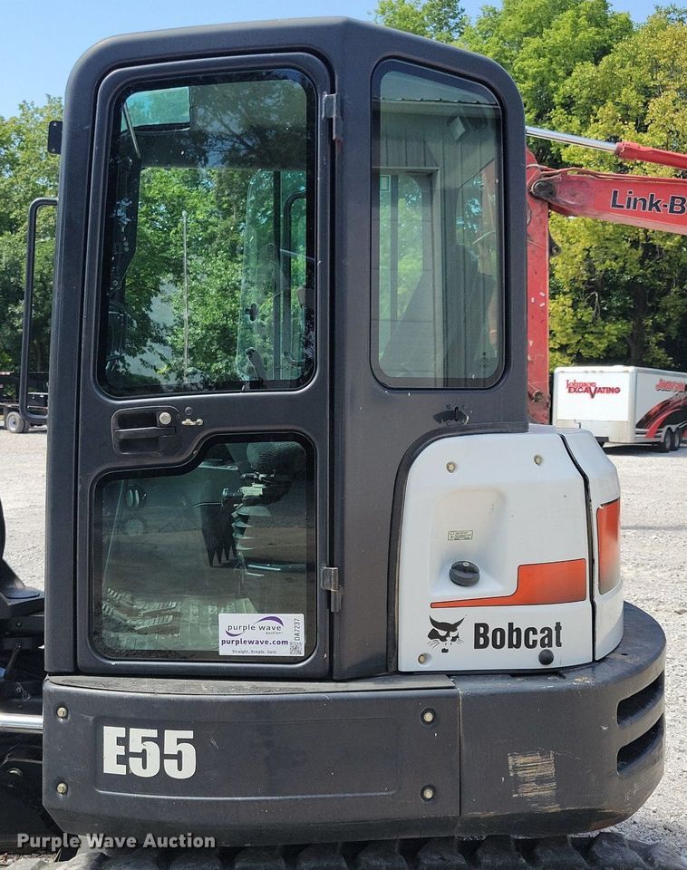 image for item DA7237 2015 Bobcat E55  mini excavator