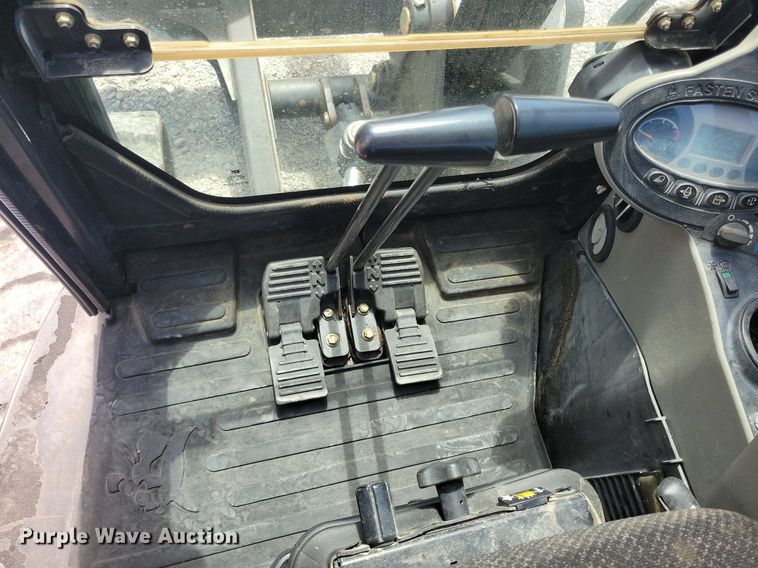 image for item DA7237 2015 Bobcat E55  mini excavator