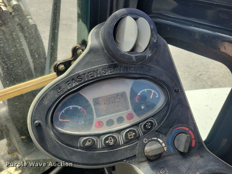 image for item DA7237 2015 Bobcat E55  mini excavator