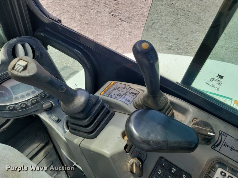 image for item DA7237 2015 Bobcat E55  mini excavator