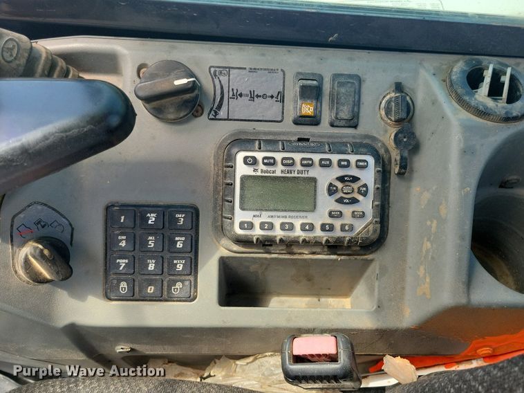 image for item DA7237 2015 Bobcat E55  mini excavator