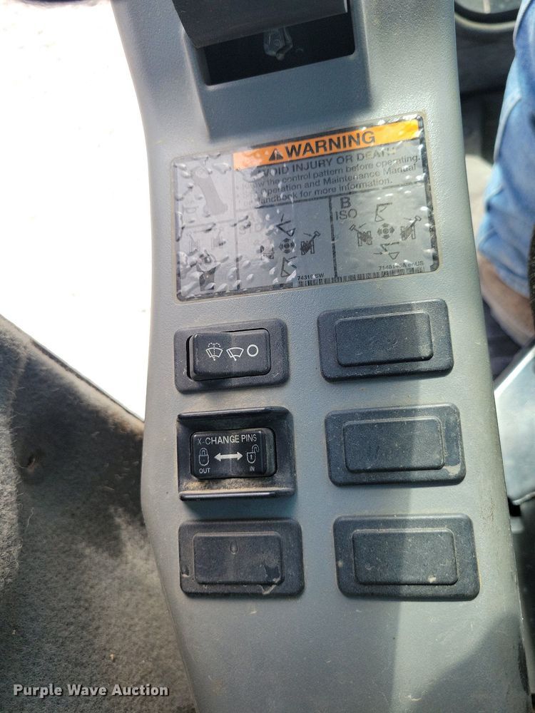 image for item DA7237 2015 Bobcat E55  mini excavator