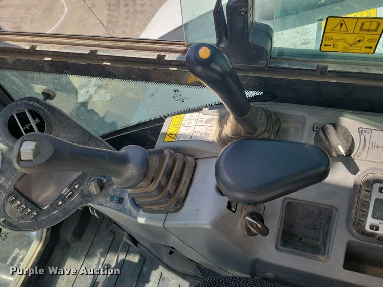 image for item DA7238 2018 Bobcat E85  mini excavator