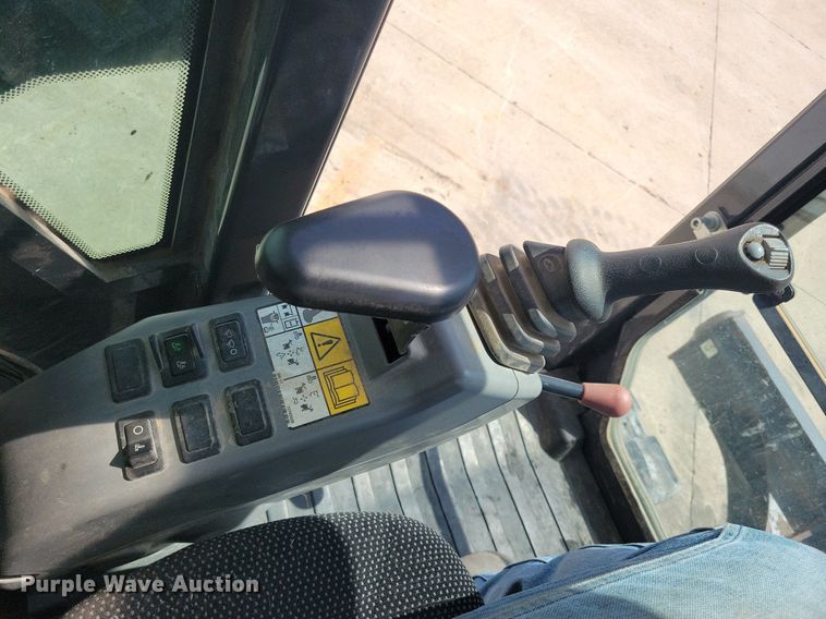 image for item DA7238 2018 Bobcat E85  mini excavator