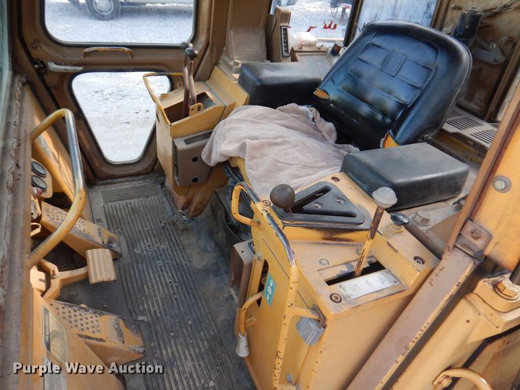 image for item DA7240 1988 Caterpillar 943  track loader