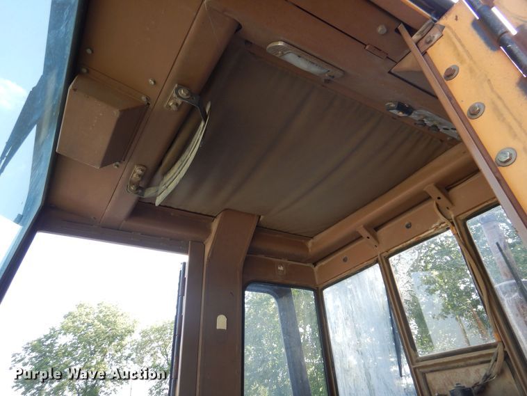 image for item DA7240 1988 Caterpillar 943  track loader