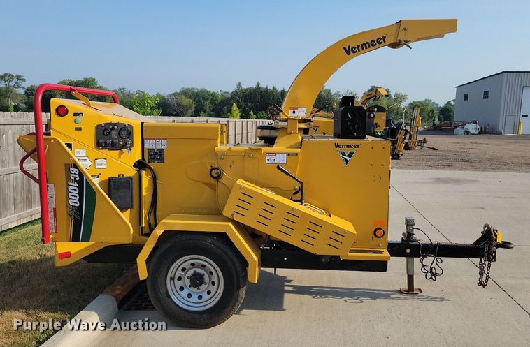 image for item DA7249 2018 Vermeer BC1000XL  wood chipper