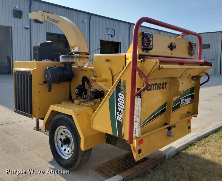 image for item DA7249 2018 Vermeer BC1000XL  wood chipper