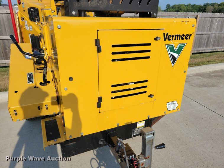 image for item DA7249 2018 Vermeer BC1000XL  wood chipper