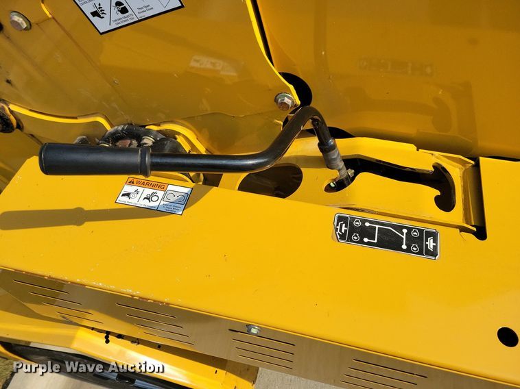 image for item DA7249 2018 Vermeer BC1000XL  wood chipper