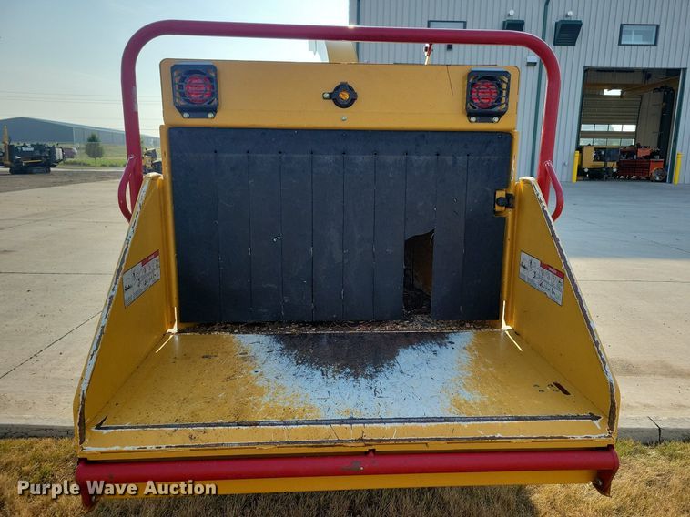 image for item DA7249 2018 Vermeer BC1000XL  wood chipper