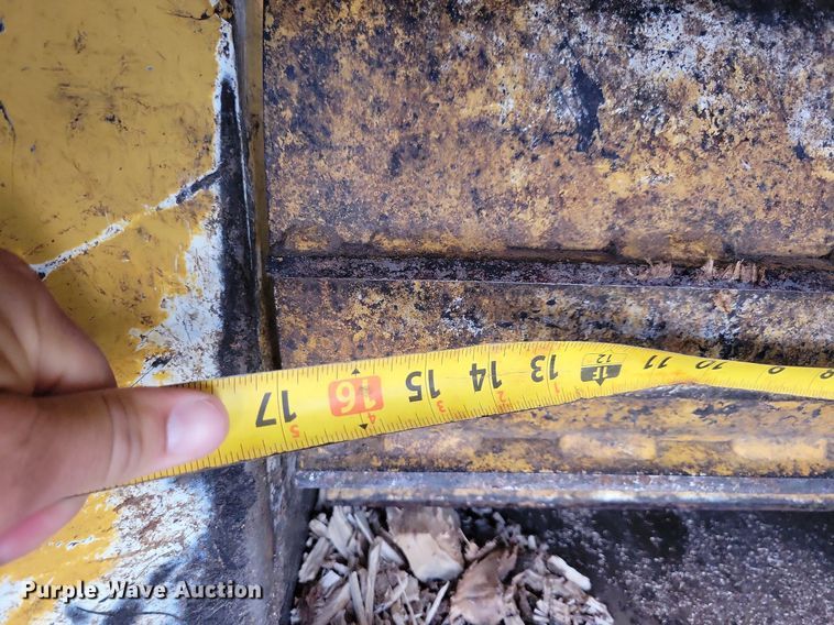 image for item DA7249 2018 Vermeer BC1000XL  wood chipper