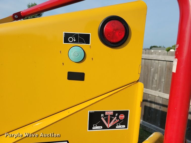 image for item DA7249 2018 Vermeer BC1000XL  wood chipper