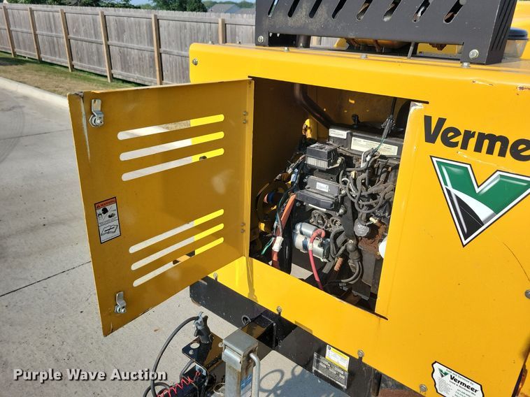 image for item DA7249 2018 Vermeer BC1000XL  wood chipper