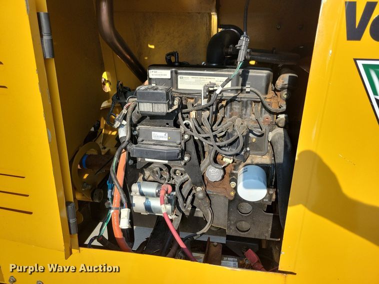 image for item DA7249 2018 Vermeer BC1000XL  wood chipper