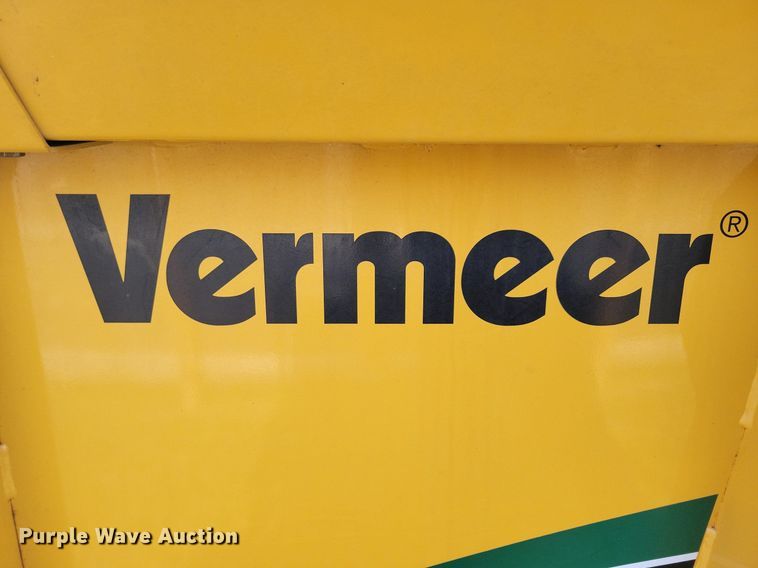 image for item DA7249 2018 Vermeer BC1000XL  wood chipper