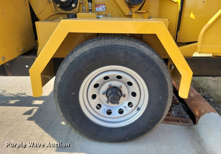 image for item DA7249 2018 Vermeer BC1000XL  wood chipper