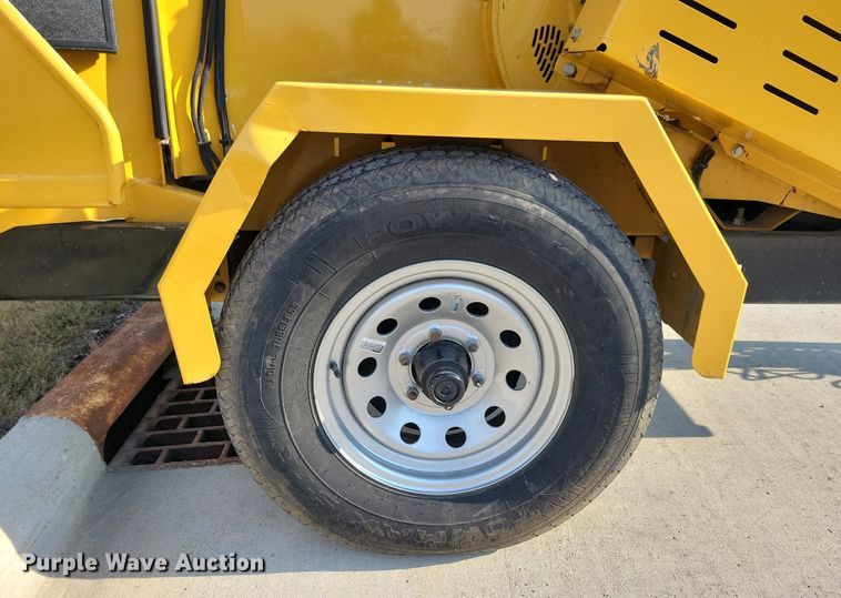 image for item DA7249 2018 Vermeer BC1000XL  wood chipper