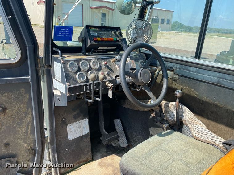 image for item DI7834 1993 Grove AP-308  crane