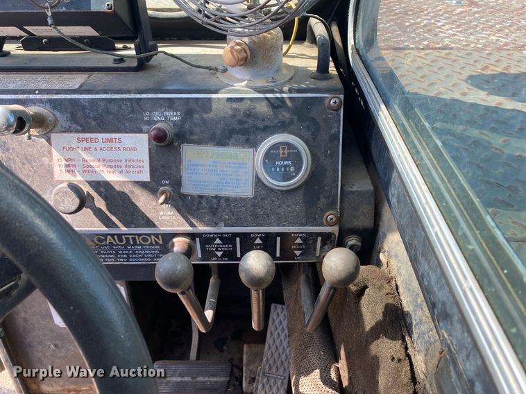 image for item DI7834 1993 Grove AP-308  crane