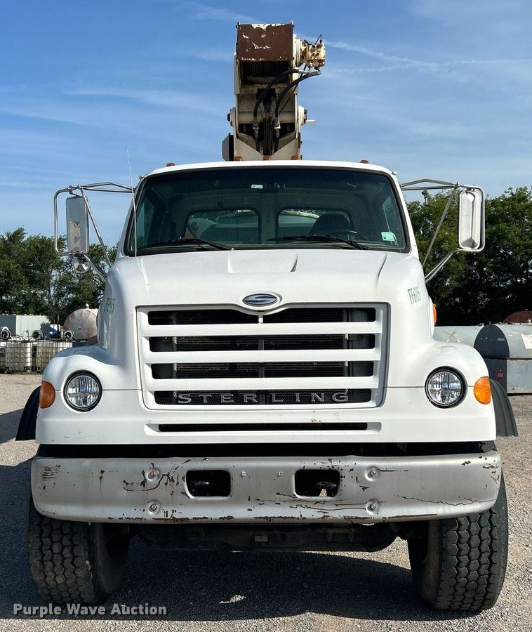 image for item DI7918 2003 Sterling L-Line  crane truck