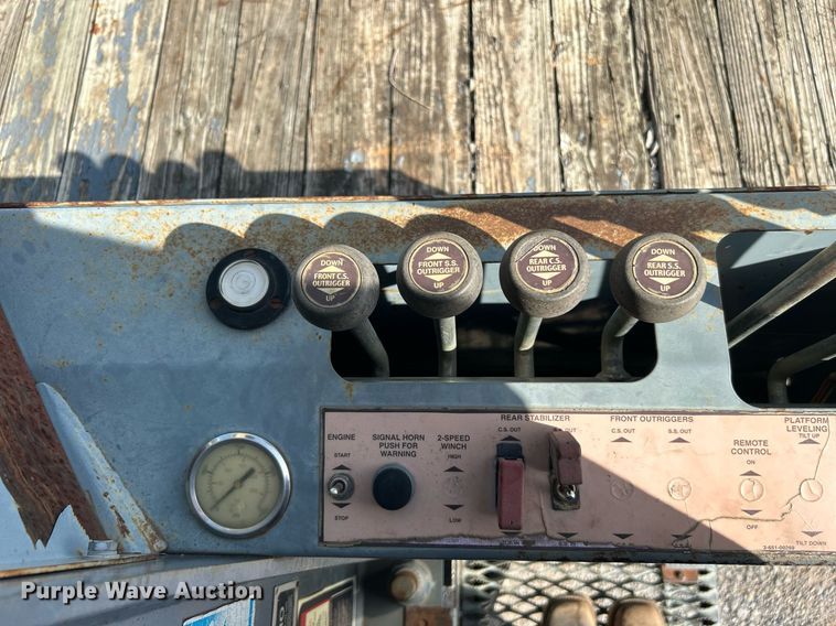 image for item DI7918 2003 Sterling L-Line  crane truck