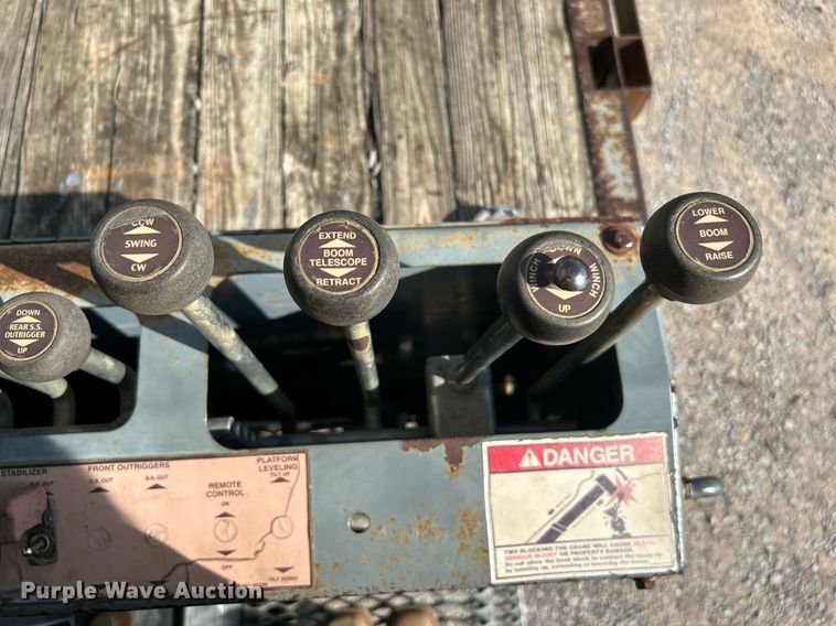 image for item DI7918 2003 Sterling L-Line  crane truck