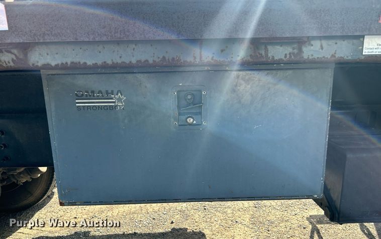 image for item DI7918 2003 Sterling L-Line  crane truck