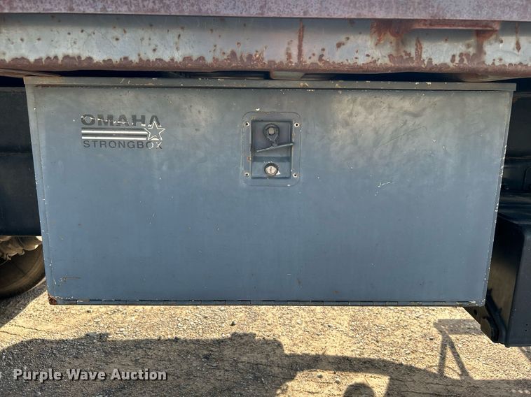 image for item DI7918 2003 Sterling L-Line  crane truck