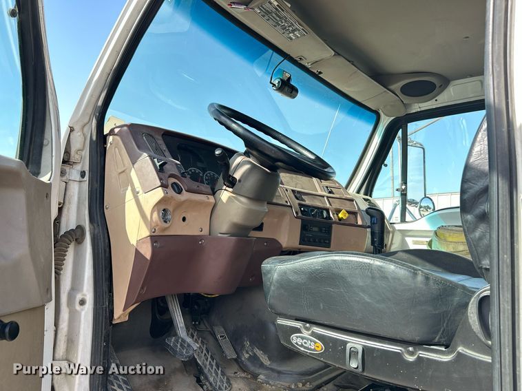 image for item DI7918 2003 Sterling L-Line  crane truck