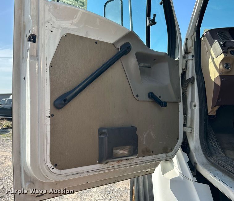 image for item DI7918 2003 Sterling L-Line  crane truck