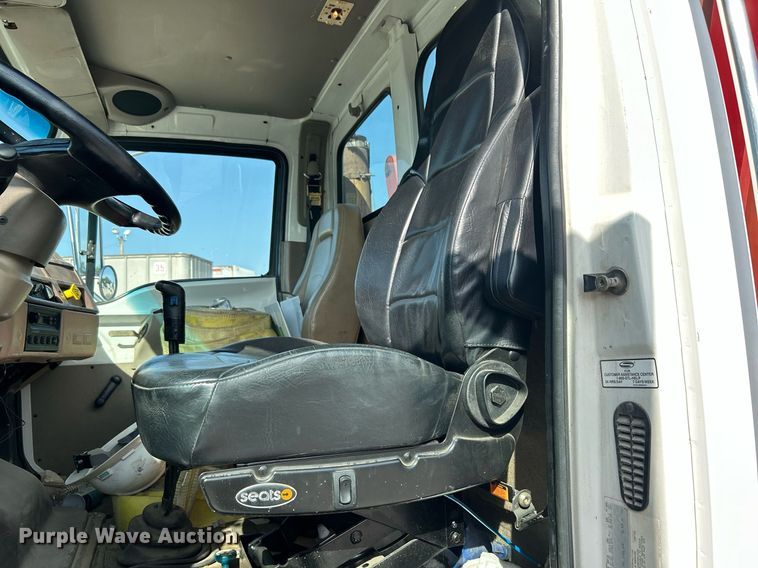 image for item DI7918 2003 Sterling L-Line  crane truck