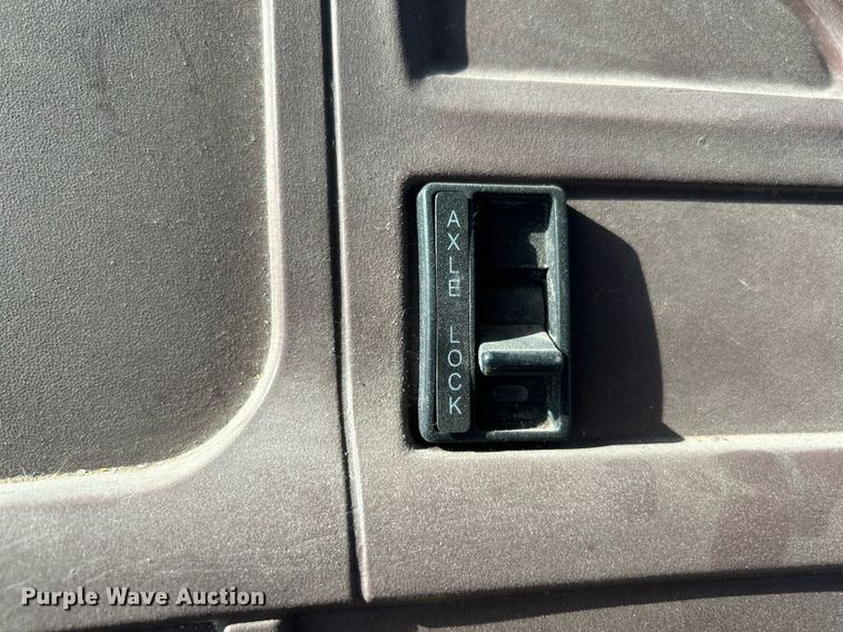 image for item DI7918 2003 Sterling L-Line  crane truck