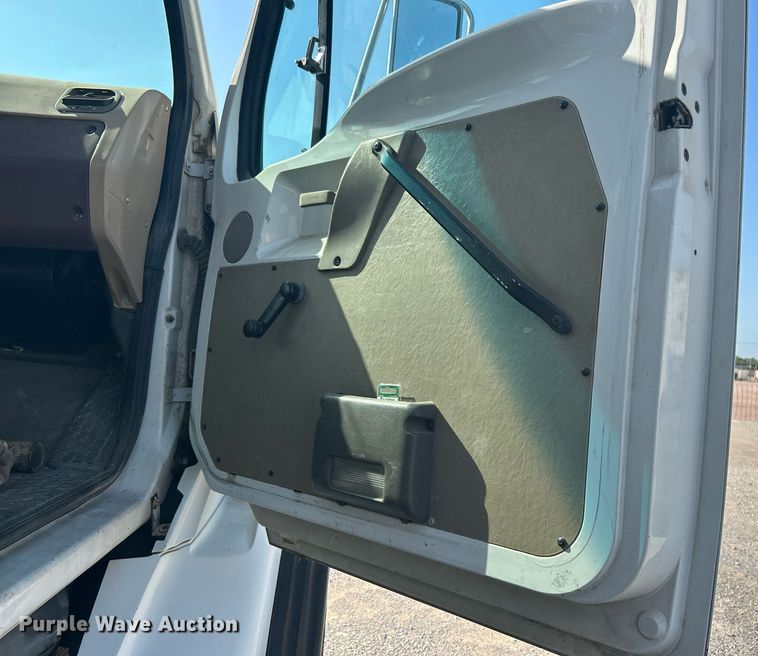 image for item DI7918 2003 Sterling L-Line  crane truck