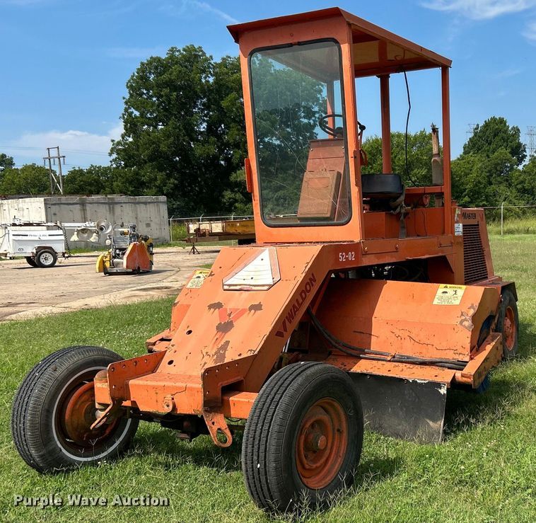 image for item DI7925 1987 Waldon SweepMaster broom