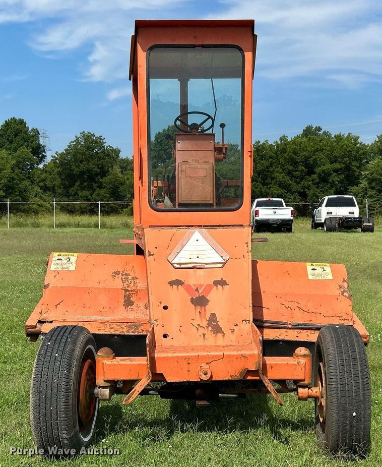 image for item DI7925 1987 Waldon SweepMaster broom