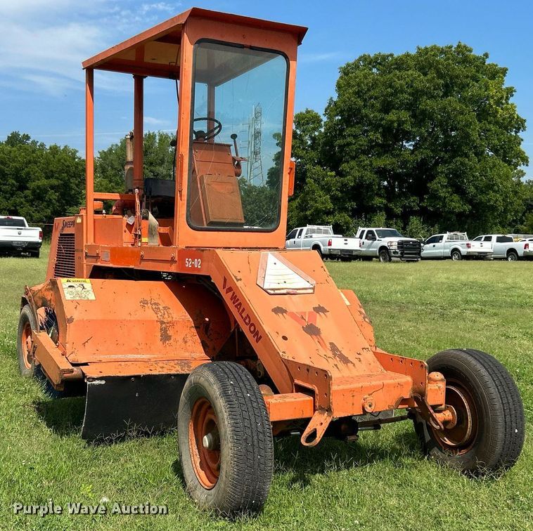 image for item DI7925 1987 Waldon SweepMaster broom