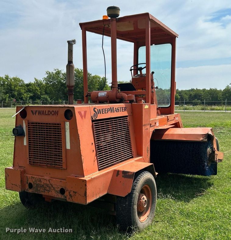image for item DI7925 1987 Waldon SweepMaster broom