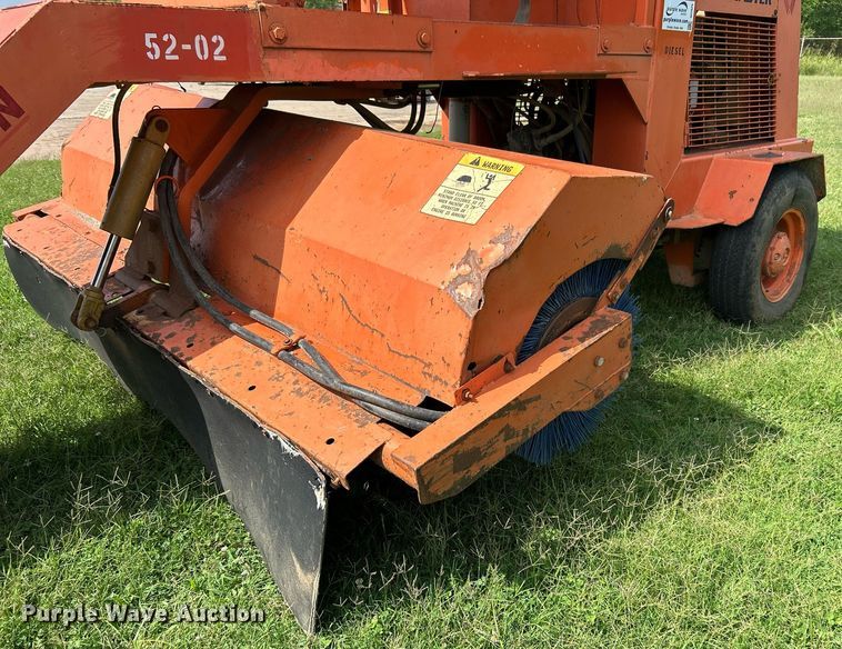 image for item DI7925 1987 Waldon SweepMaster broom