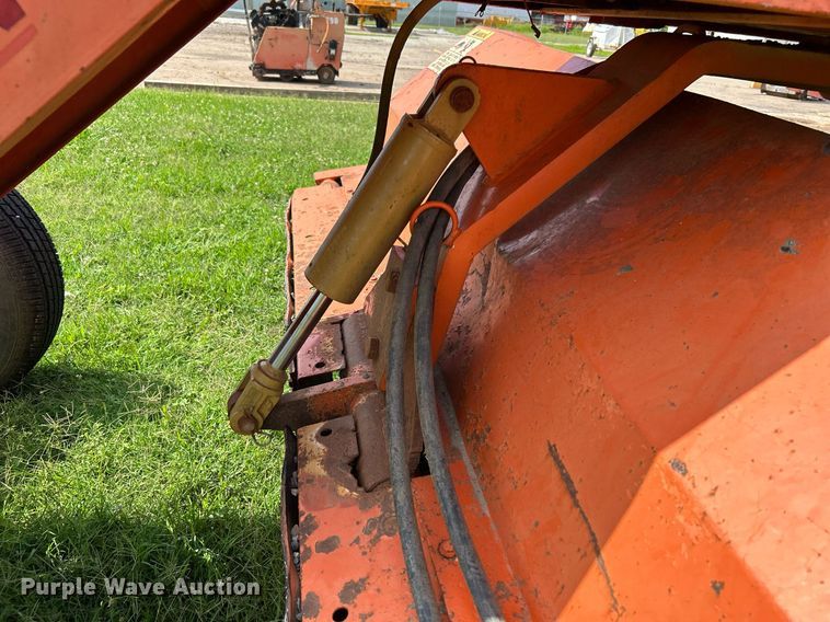 image for item DI7925 1987 Waldon SweepMaster broom