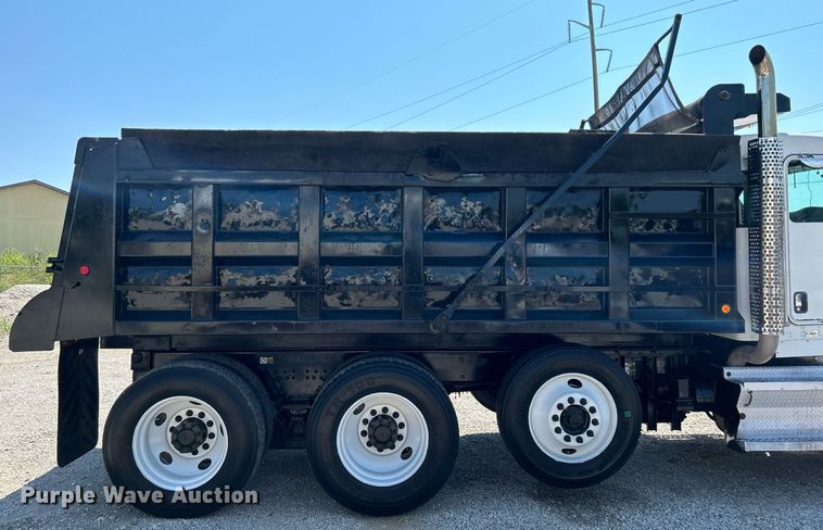 image for item DI7940 2009 Kenworth T800  dump truck