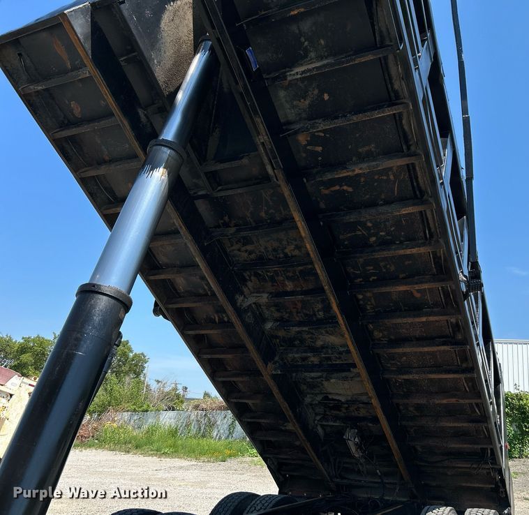 image for item DI7940 2009 Kenworth T800  dump truck