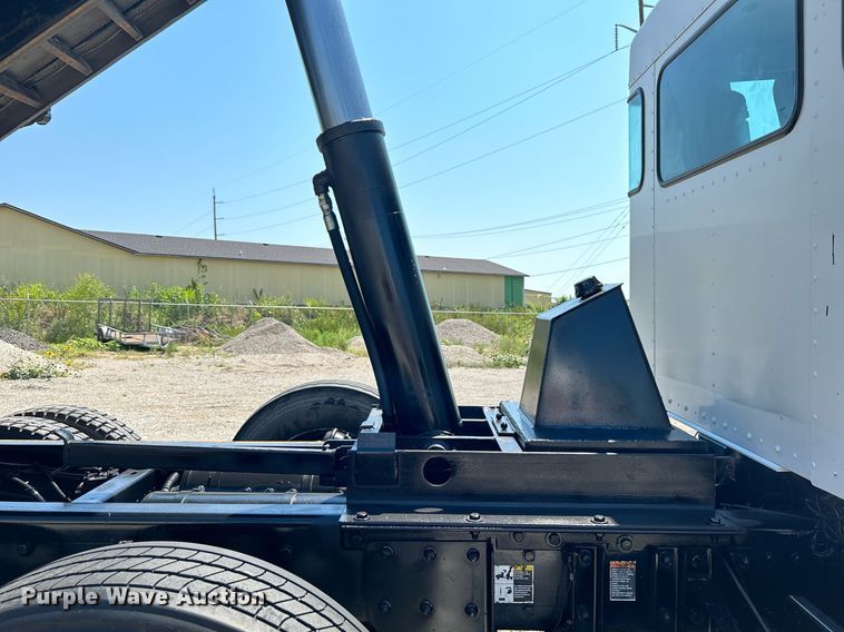 image for item DI7940 2009 Kenworth T800  dump truck