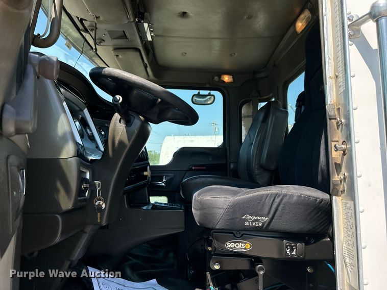 image for item DI7940 2009 Kenworth T800  dump truck